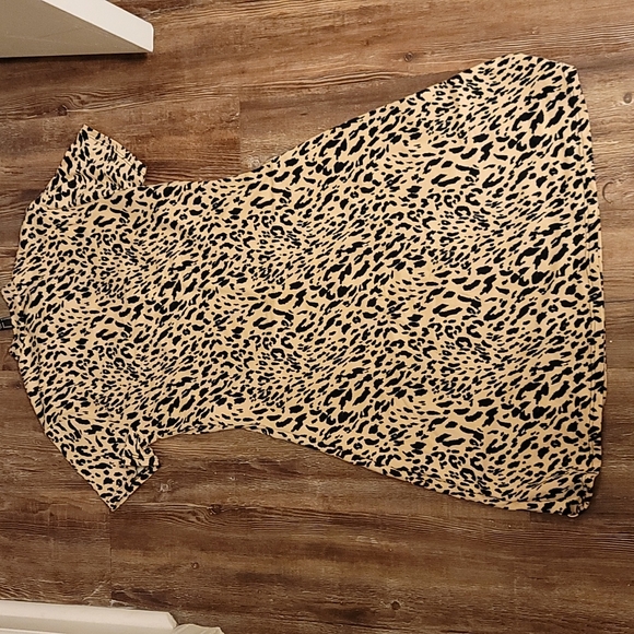 Medium Leopard stretchy form fitted dress - Picture 4 of 4